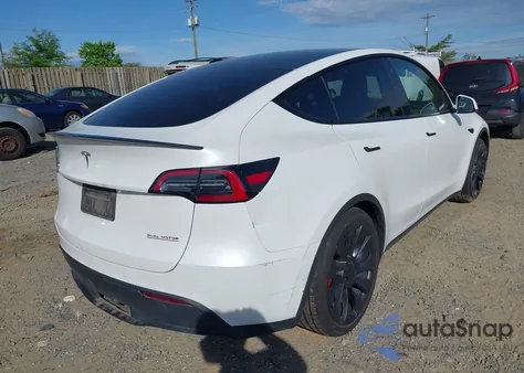 2022 Tesla Model Y Performance Dual Motor All-Wheel Drive z USA, uszkodzony, nr VIN 7SAYGDEF9NF542745